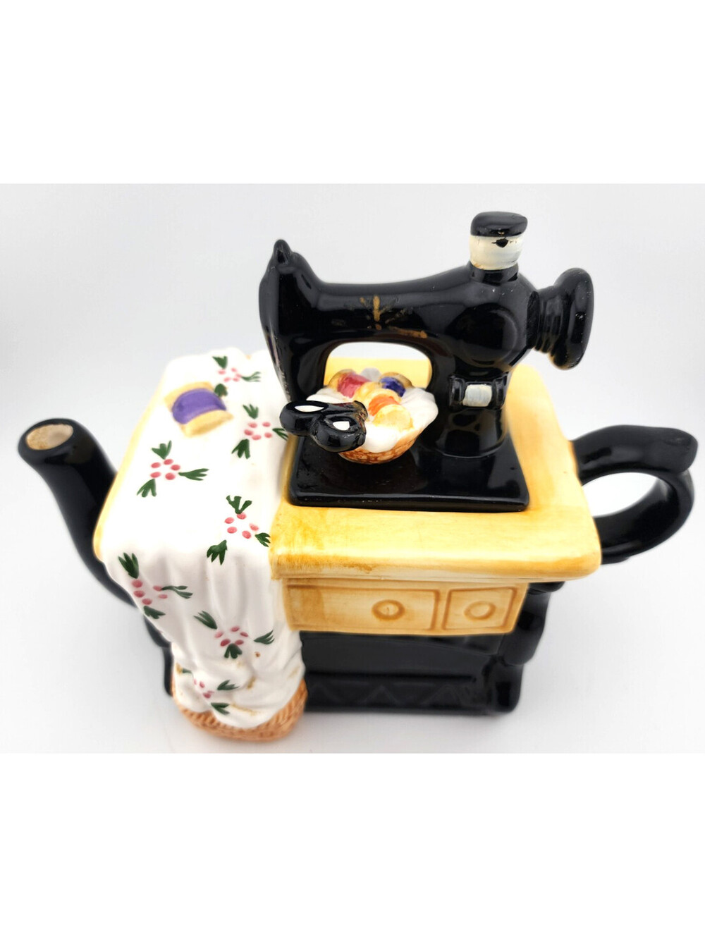 Vintage World Bazaars Mini Ceramic Sewing Machine Teapot – Hand Painted